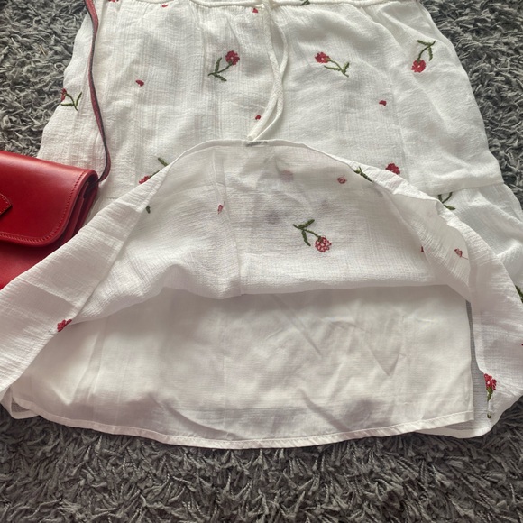 NWT SugarLips Emagine Embroidered Floral Mini Driss - Picture 5 of 9